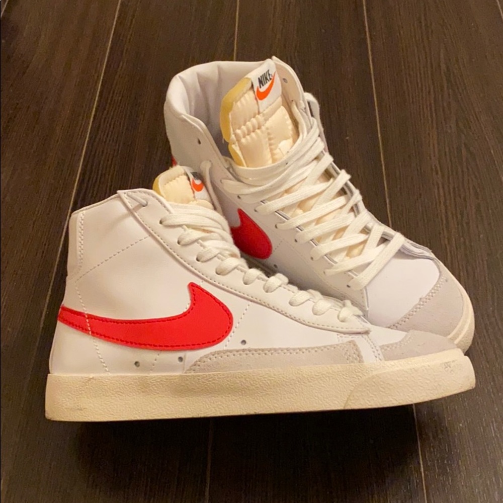Blazer Mid ‘77 Vintage ‘White Mantra Orange’